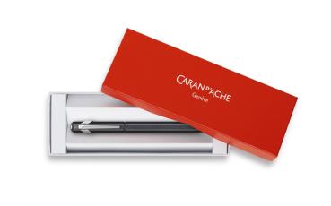 Caran d'ache füllfederhalter 849 m 840.009 schwarz lackiert - Caran-dache-840.009-7630002336345-04.jpg