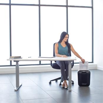 Fellowes aktenvernichter powershred 4400501 lx45, p-4, 17lt - Fellowes-4400501-0043859764778-04.jpg