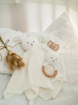 Jabadabado geschenkset kuschelhase s1023 weiss 4-teilig - Jabadabado-s1023-7332599010232-03.jpg