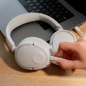Jlab jbuds lux anc headphones ieuhbjluxancrwht62 wireless, cloud white - Jlab-ieuhbjluxancrwht62-0810119071248-07.jpg