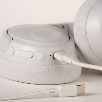 Jlab jbuds lux anc headphones ieuhbjluxancrwht62 wireless, cloud white - Jlab-ieuhbjluxancrwht62-0810119071248-10.jpg