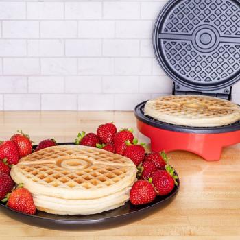 Uncanny brand poké-ball waffle maker 142401 pokémon - Uncanny-brand-142401-0840790120973-03.jpg