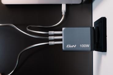 Verbatim charger 100w gan grey 32202 3xusb-c 1xusb-a +adapter uk/us - Verbatim-32202-0023942322023-05.jpg