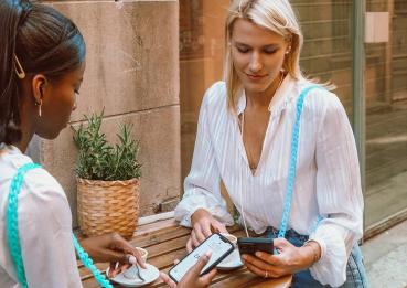ZanaÉ phone necklace sky 17359 summer harmony light blue - Zanae-17359-3663838173598-06.jpg