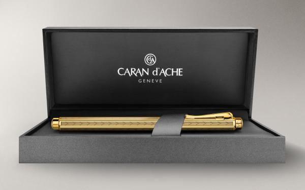 Caran d'ache kugelschreiber 898.208 gold ecridor chevron - Caran-dache-898.208-7610186712081-02.jpg
