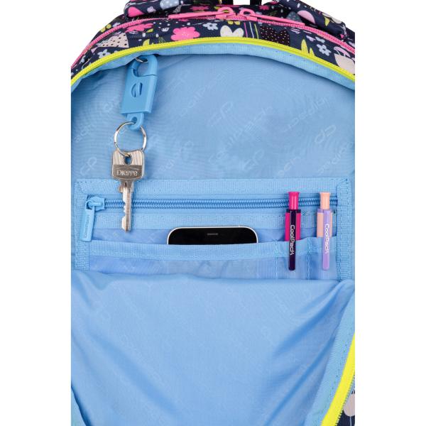 Coolpack rucksack jerry 21l f029831 in the garden - Coolpack-f029831-5903686370359-04.jpg