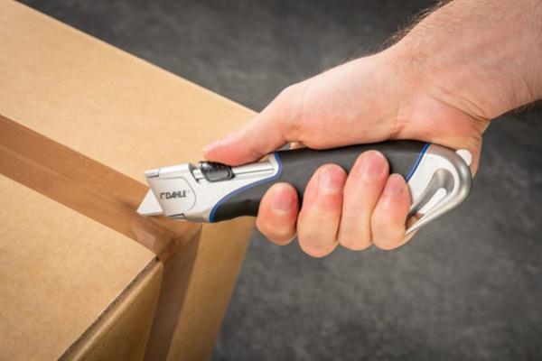 Dahle cutter heavy duty safety 10892-16226 schwarz/grau, m. trapezklinge - Dahle-10892-16226-4009729074701-04.jpg