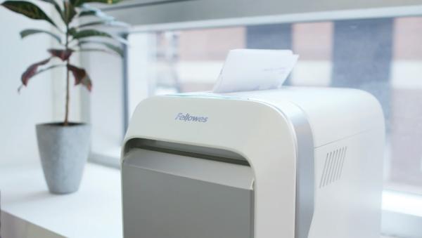 Fellowes aktenvernichter powershred 514201 lx221, weiss, p-5, 30lt - Fellowes-514201-0043859755639-04.jpg