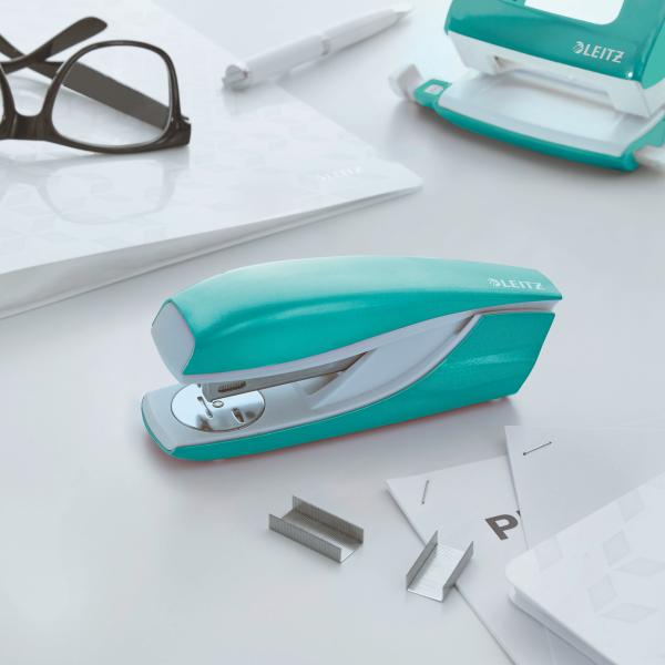 Leitz heftgerät nexxt wow 5502 55022051 eisblau 30 blatt - Leitz-55022051-4002432103140-02.jpg