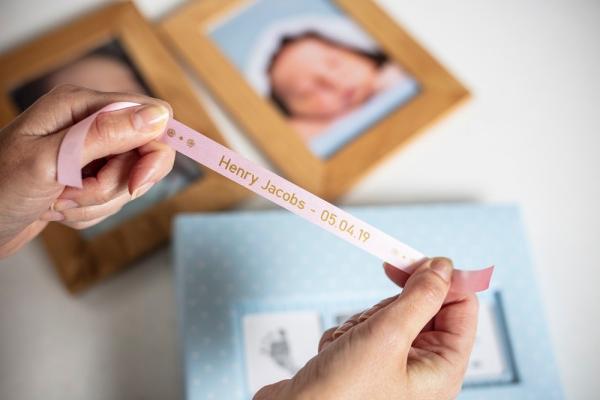 Ptouch textilbandkassette gold/pink tze-re34 pt-dv600vp 12 mm - Ptouch-tze-re34-4977766770347-03.jpg