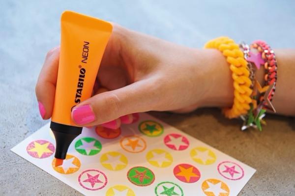 Stabilo textmarker neon 2-5mm 72/56 rosa - Stabilo-72-56-4006381401166-02.jpg