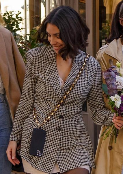 ZanaÉ phone necklace golden globe 17411 leopard & gold animal print - Zanae-17411-3663838174113-05.jpg