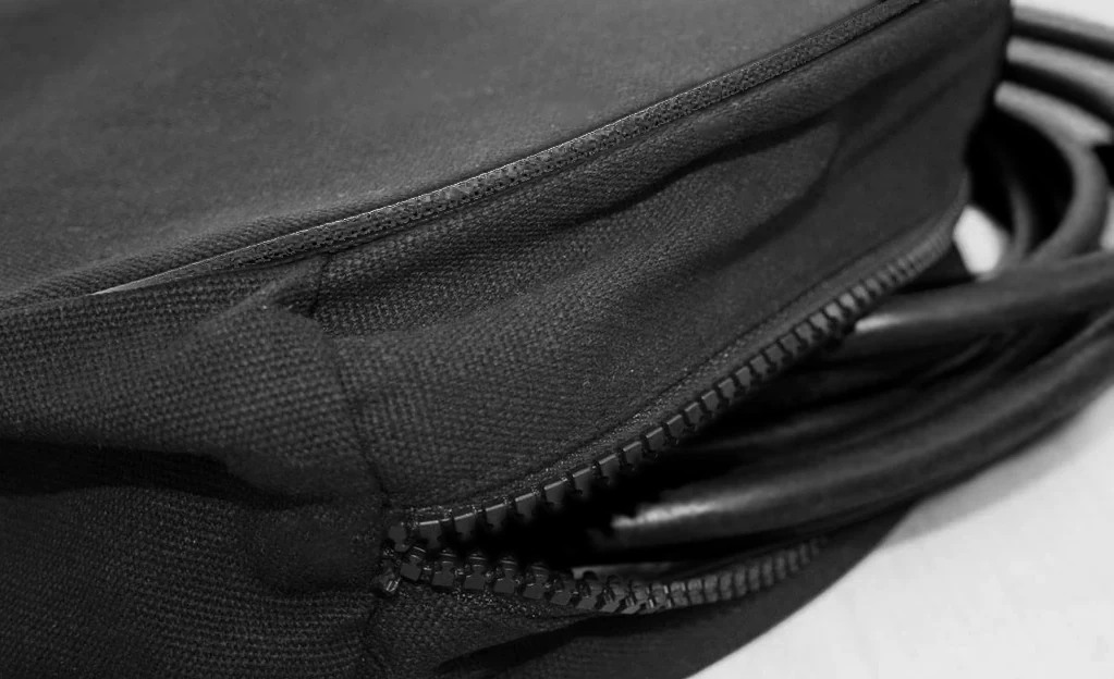 DELTACO e-Charge storage case EV-5100 nylon, zipper, Black